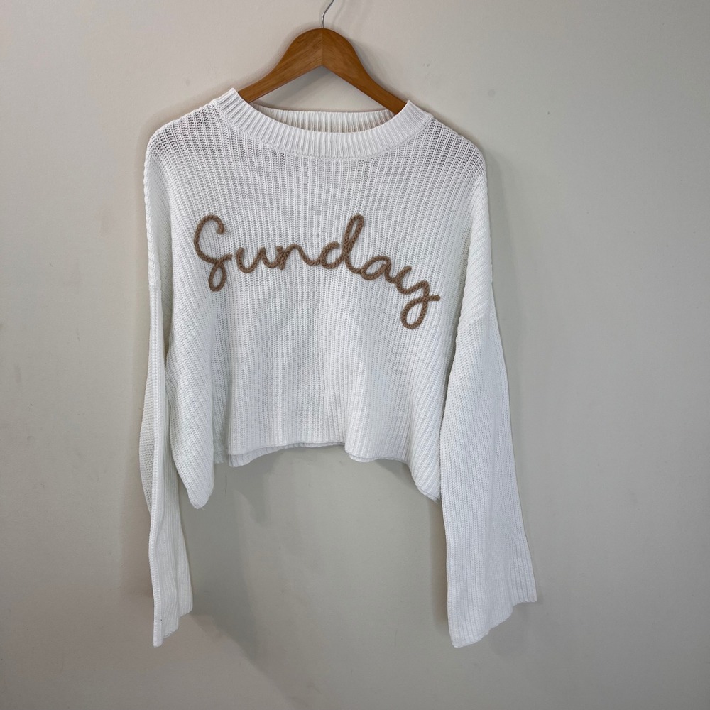 Moon & Madison White Sunday Embroidered Cropped Shaker Knit Sweater Small